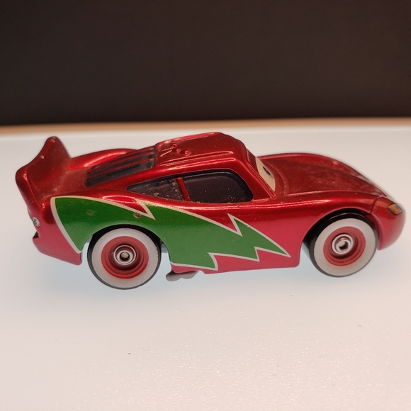 Disney Pixar Cars Holiday Hotshot Lightning McQueen - Picture 4 of 16
